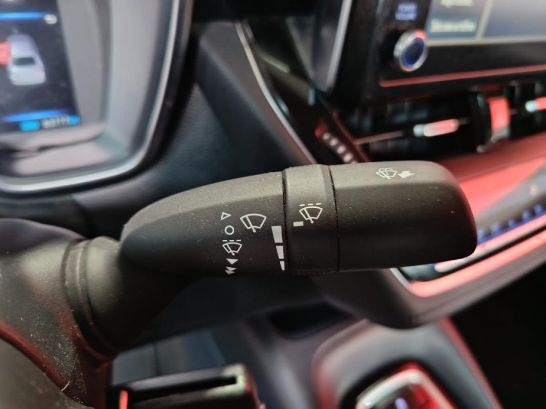 TOYOTA Corolla Sedán active tech 125CV