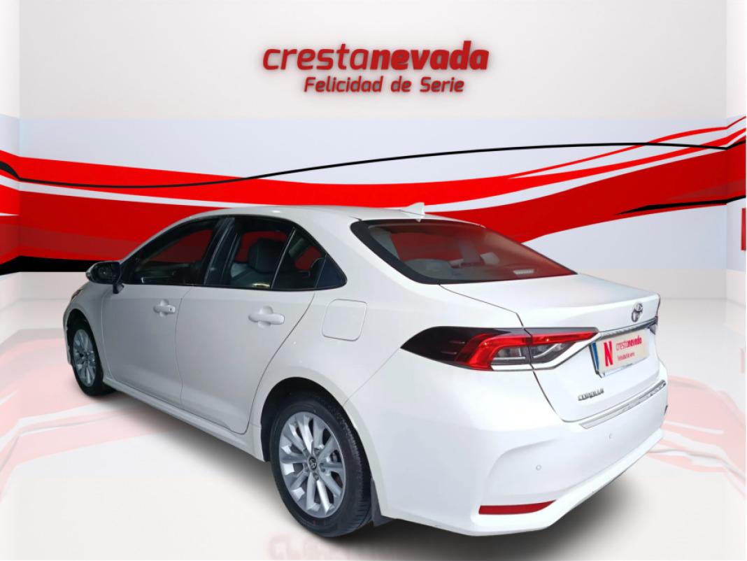 TOYOTA Corolla Sedán active tech 125CV