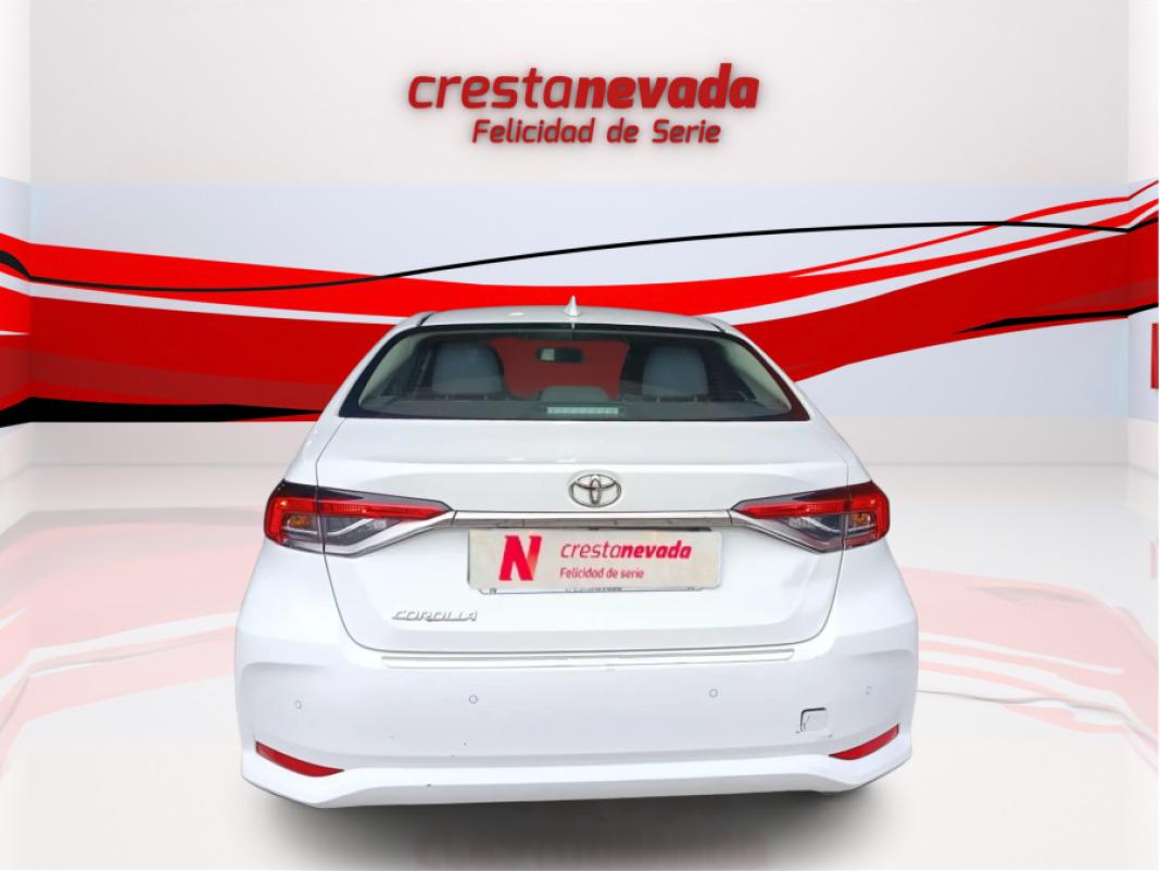 TOYOTA Corolla Sedán active tech 125CV