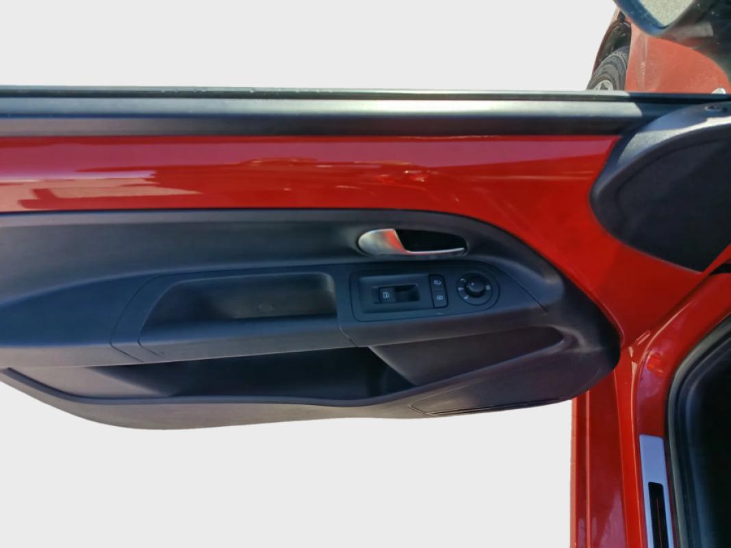 Volkswagen Up! 1.0 75cv High up