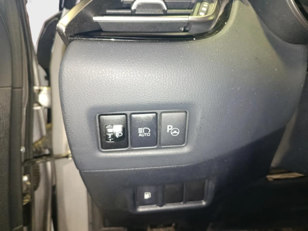 TOYOTA C-hr 1.8 125H Advance