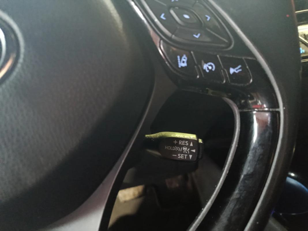 TOYOTA C-hr 1.8 125H Advance