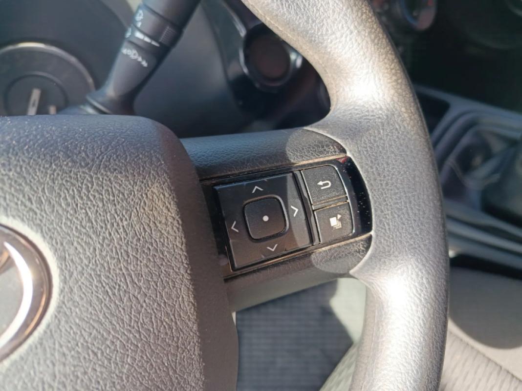 TOYOTA Hilux 2.4 D4D Cabina Doble GX