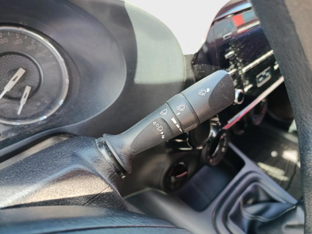 TOYOTA Hilux 2.4 D4D Cabina Doble GX