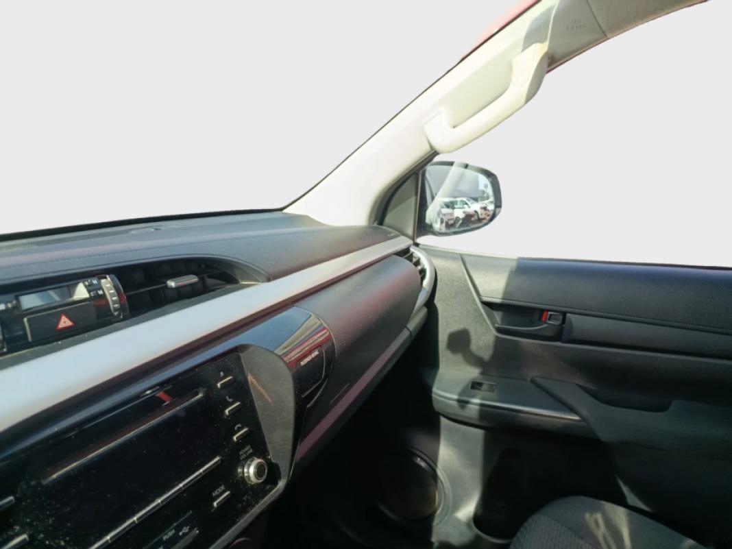 TOYOTA Hilux 2.4 D4D Cabina Doble GX