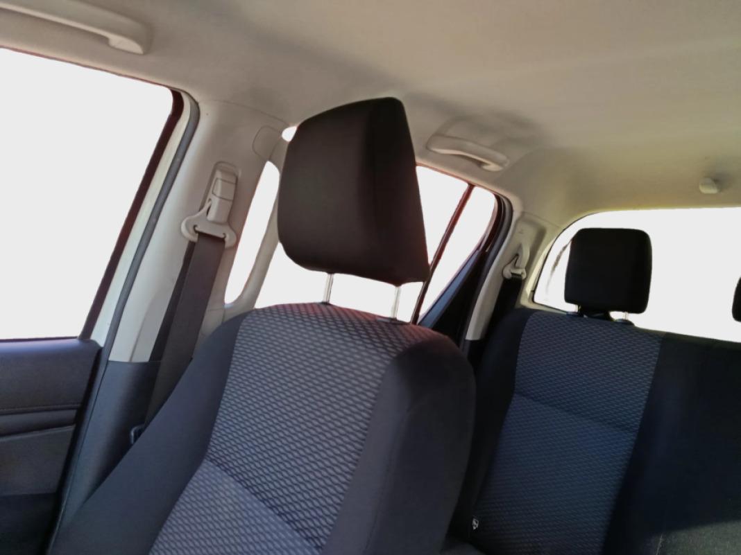 TOYOTA Hilux 2.4 D4D Cabina Doble GX