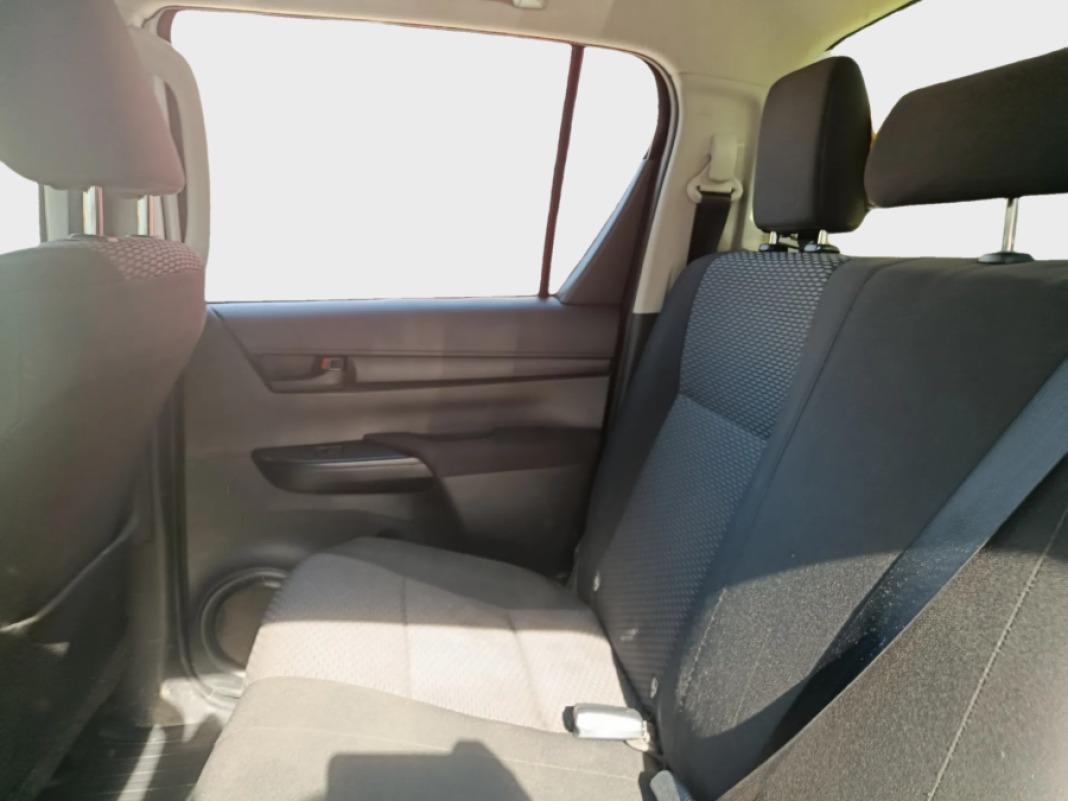 TOYOTA Hilux 2.4 D4D Cabina Doble GX