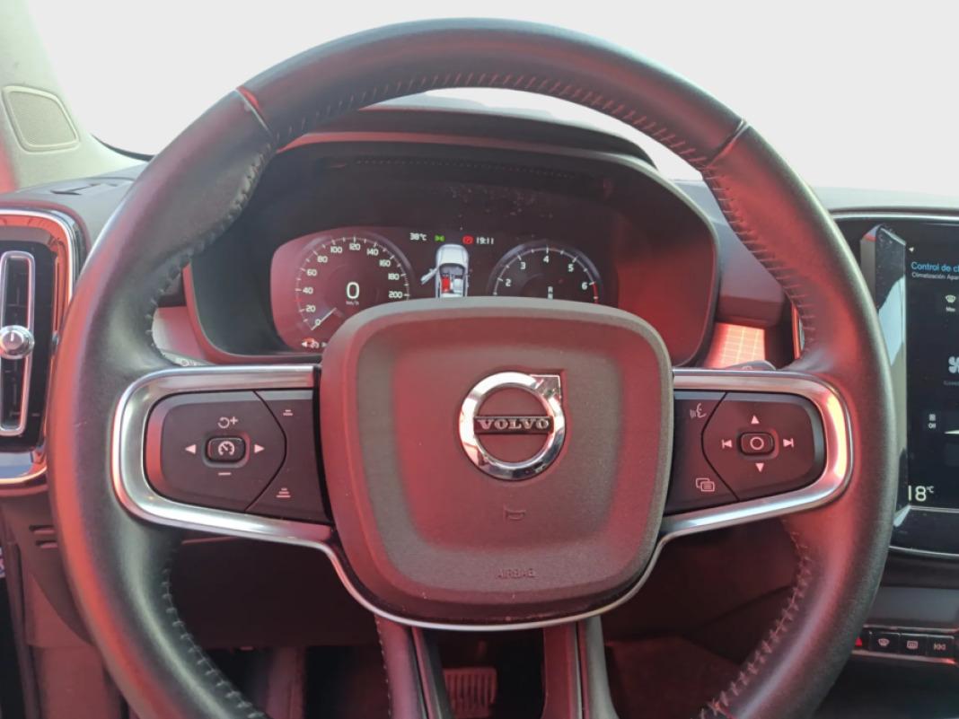 Volvo Xc40 2.0 B4 G AWD Momentum Pro Auto