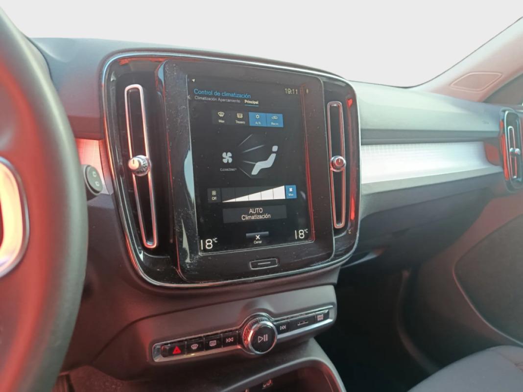 Volvo Xc40 2.0 B4 G AWD Momentum Pro Auto