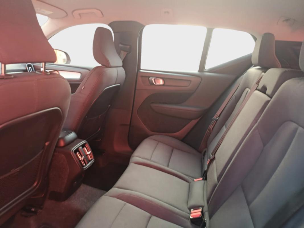 Volvo Xc40 2.0 B4 G AWD Momentum Pro Auto
