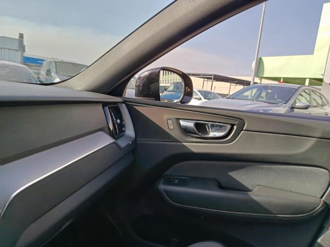 Volvo Xc60 2.0 B4 D AWD RDesign Auto