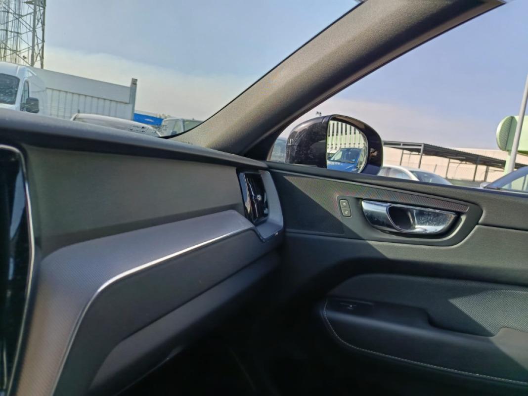 Volvo Xc60 2.0 B4 D AWD RDesign Auto