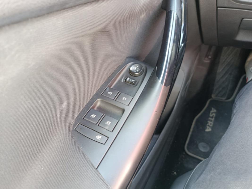 Opel Astra 1.6 Turbo SS GSi Line