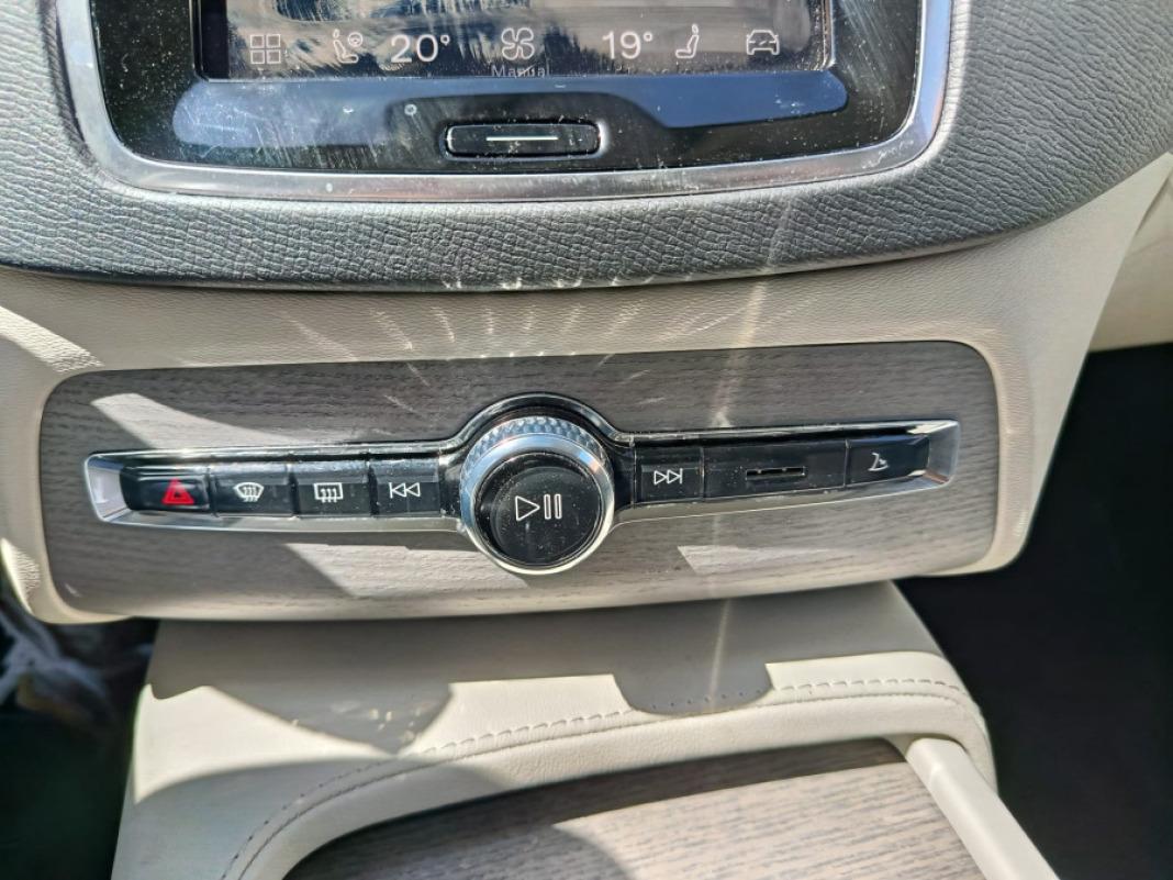 Volvo Xc90 2.0 T8 AWD Core Recharge Auto