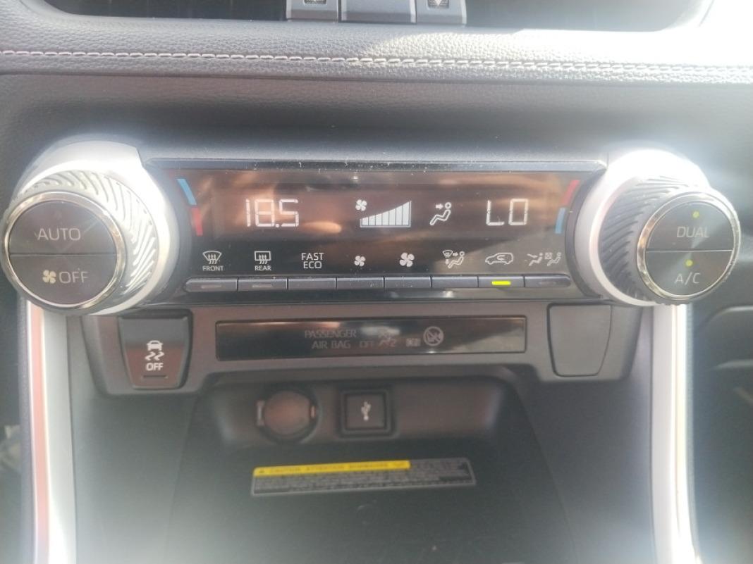 TOYOTA Rav4 2.5l 220H Advance Plus