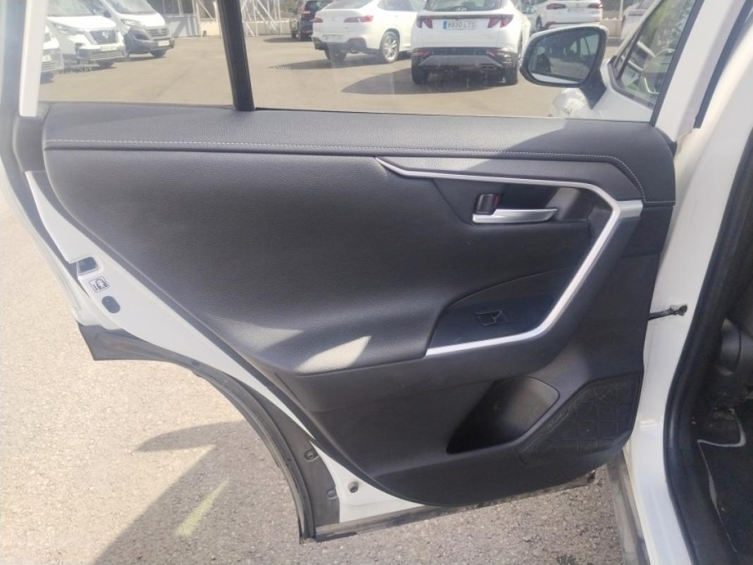 TOYOTA Rav4 2.5l 220H Advance Plus