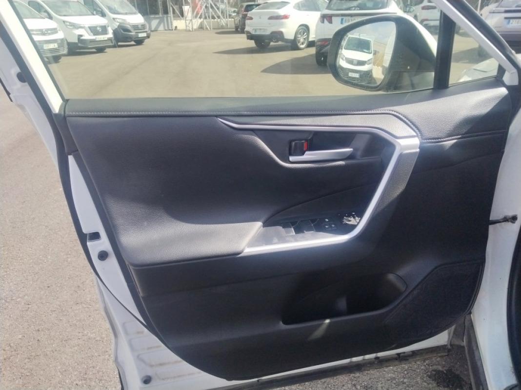 TOYOTA Rav4 2.5l 220H Advance Plus