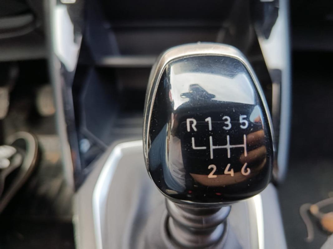 Peugeot 2008 Active Puretech 100 SS 6 Vel. MAN