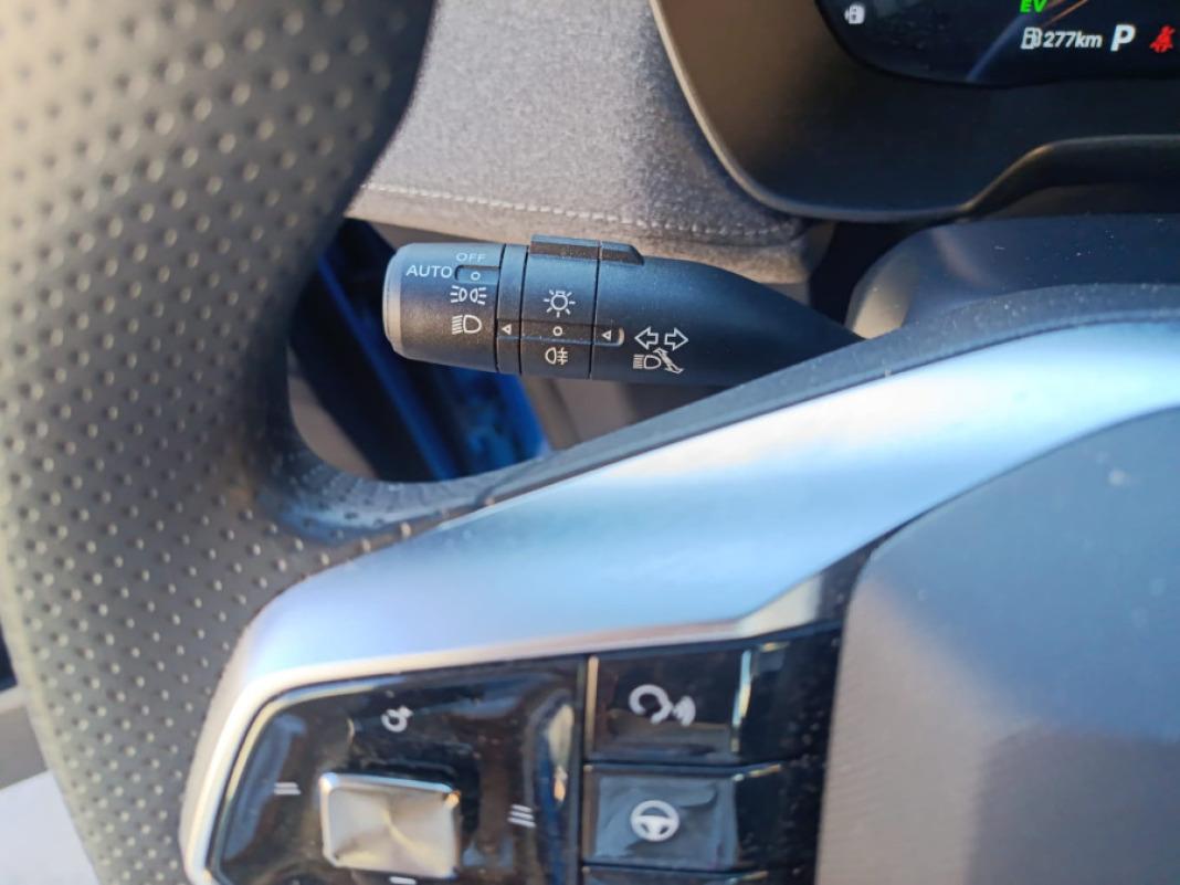 Mg Zs Hybrid Standard