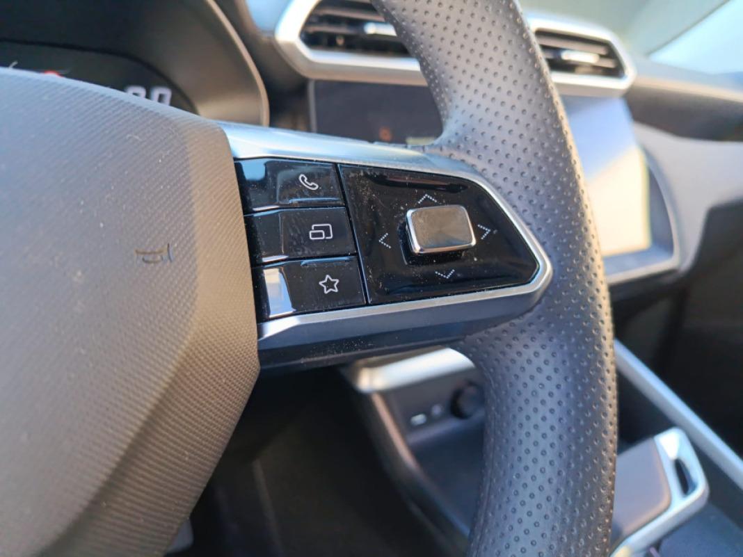 Mg Zs Hybrid Standard