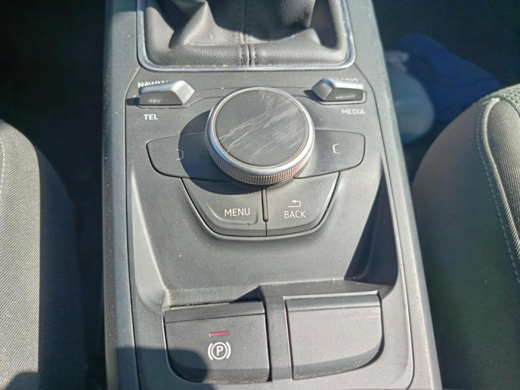 AUDI Q2 Design 30 TFSI 85kW 116CV
