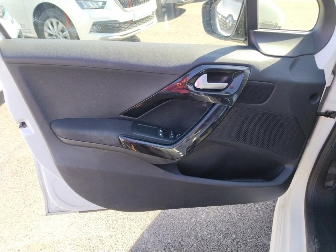Peugeot 208 5P ACTIVE BlueHDi 55kW 75CV