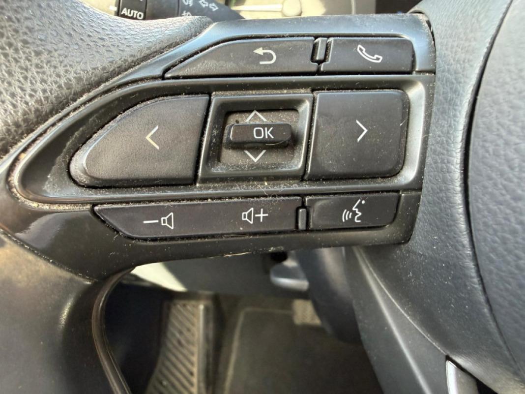 TOYOTA Yaris 1.5 120H Business Plus