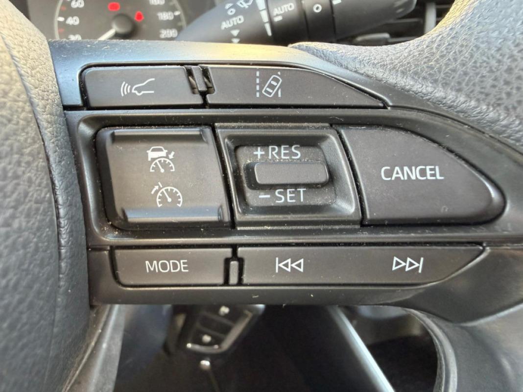 TOYOTA Yaris 1.5 120H Business Plus