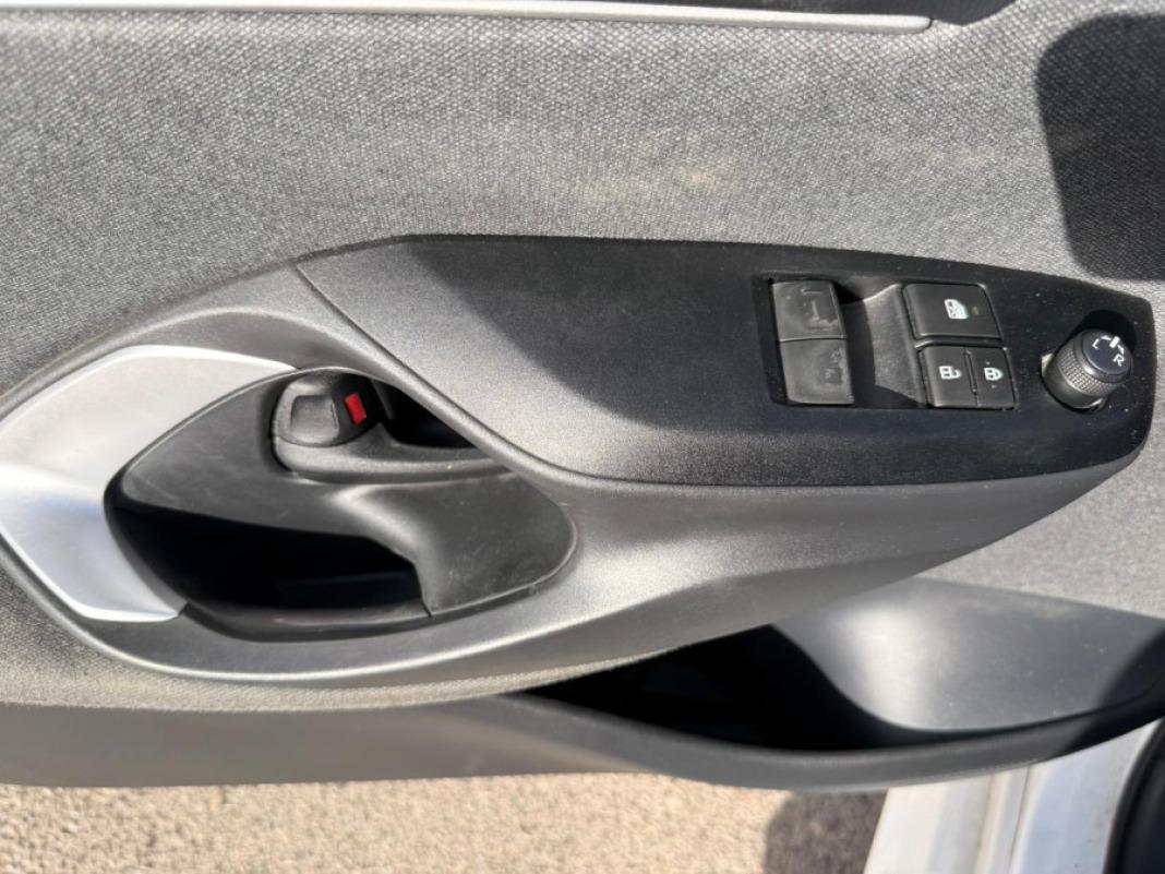 TOYOTA Yaris 1.5 120H Business Plus