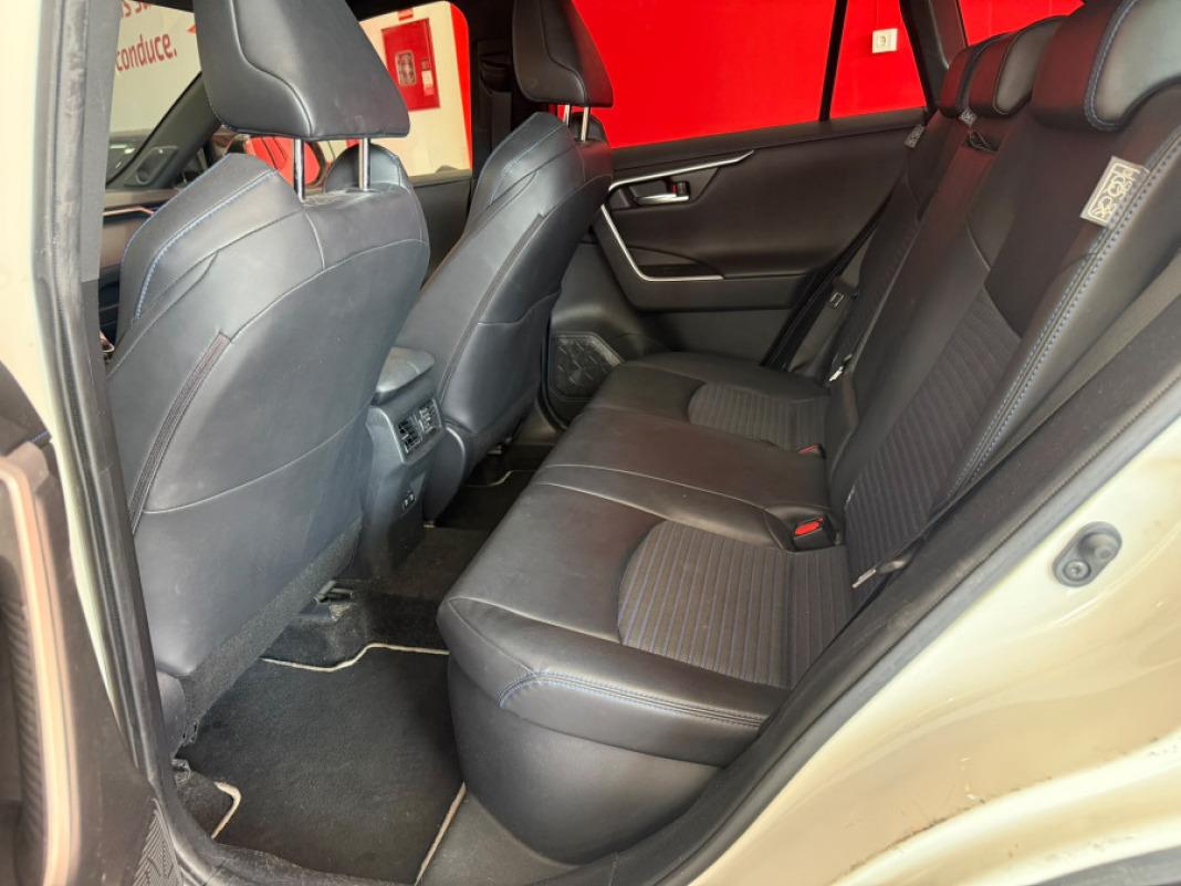 TOYOTA Rav4 2.5l 220H Feel