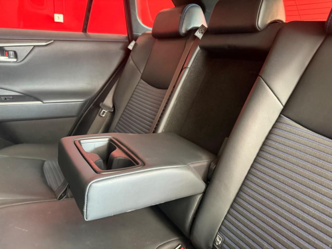 TOYOTA Rav4 2.5l 220H Feel