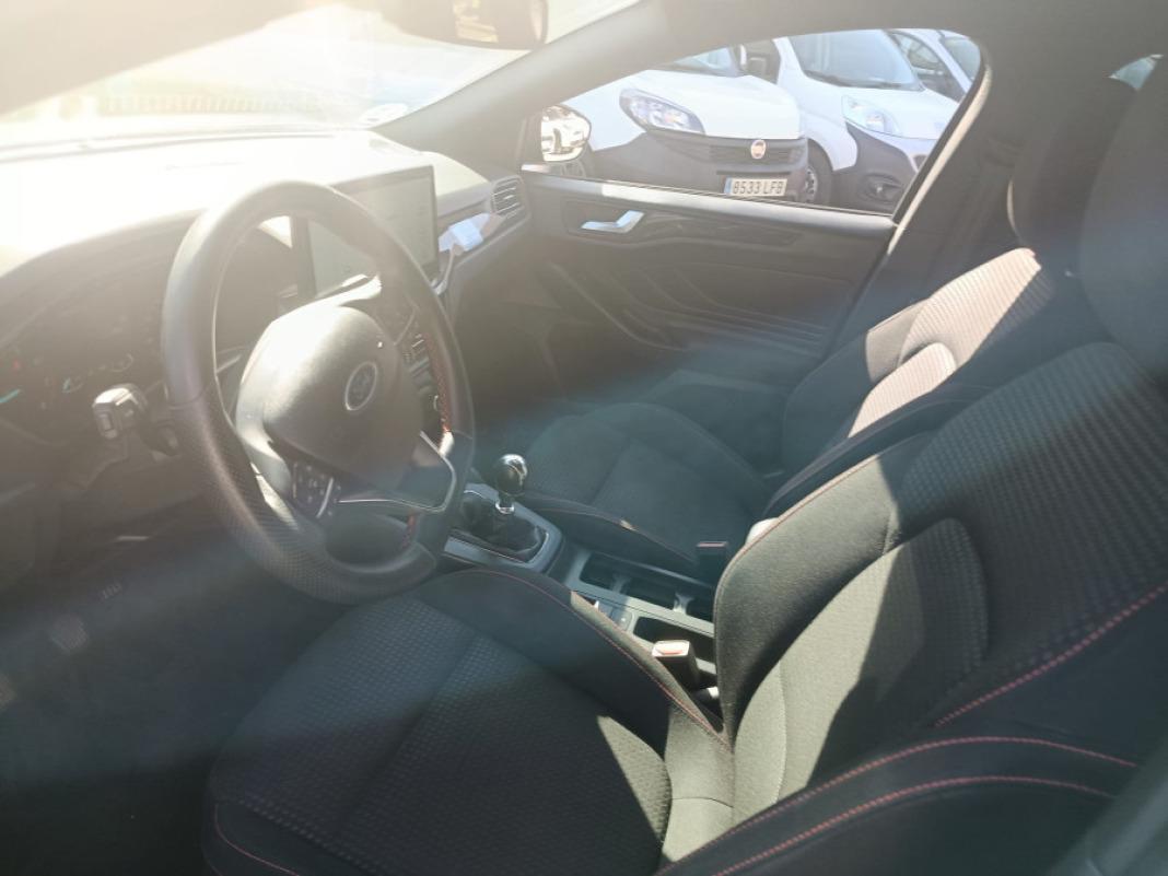 Ford Focus 1.0 Ecoboost MHEV 114kW STLine