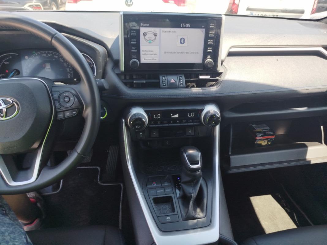 TOYOTA Rav4 2.5l 220H Style