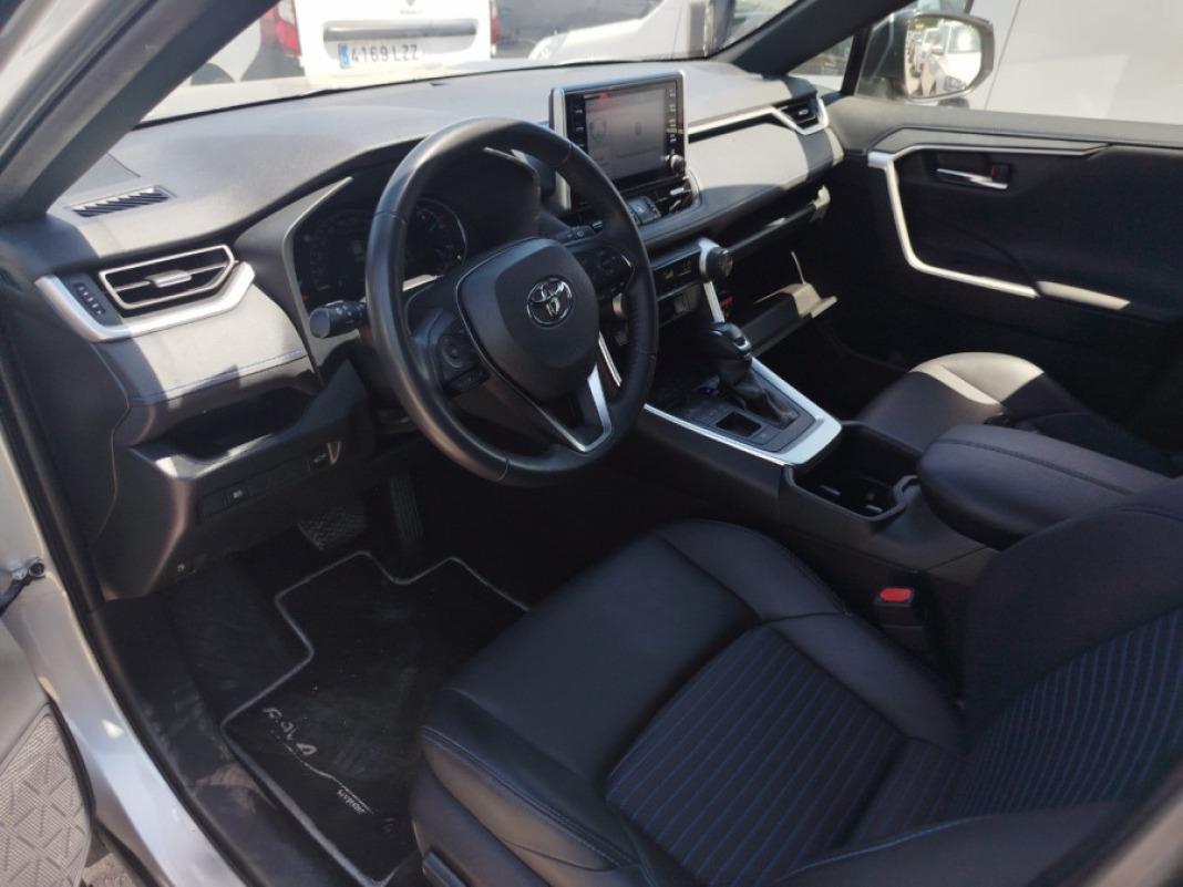 TOYOTA Rav4 2.5l 220H Style