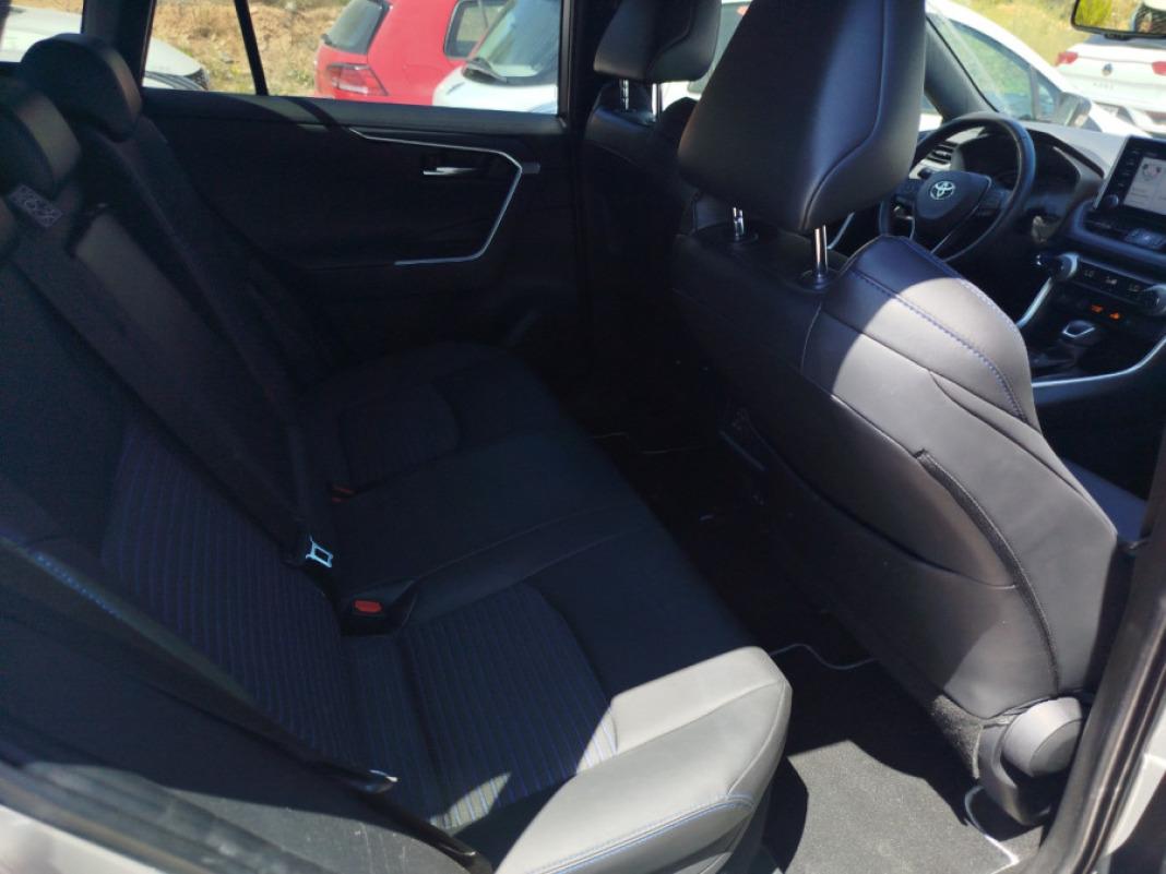TOYOTA Rav4 2.5l 220H Style
