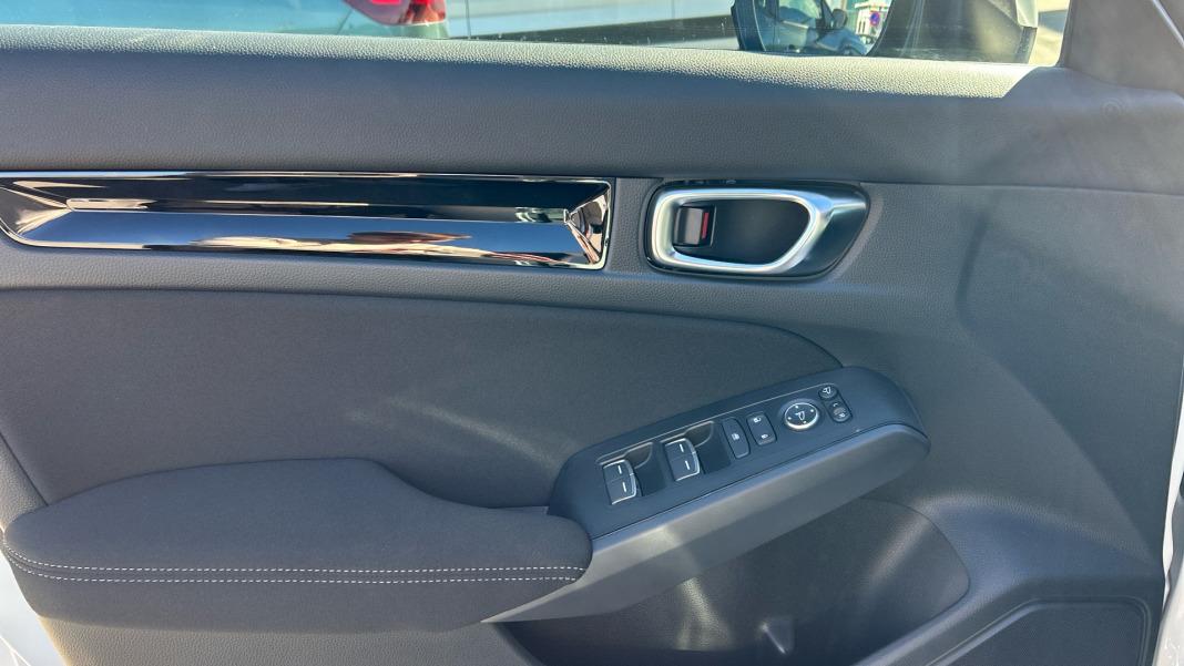 Honda Civic 2.0 i-MMD Elegance CVT