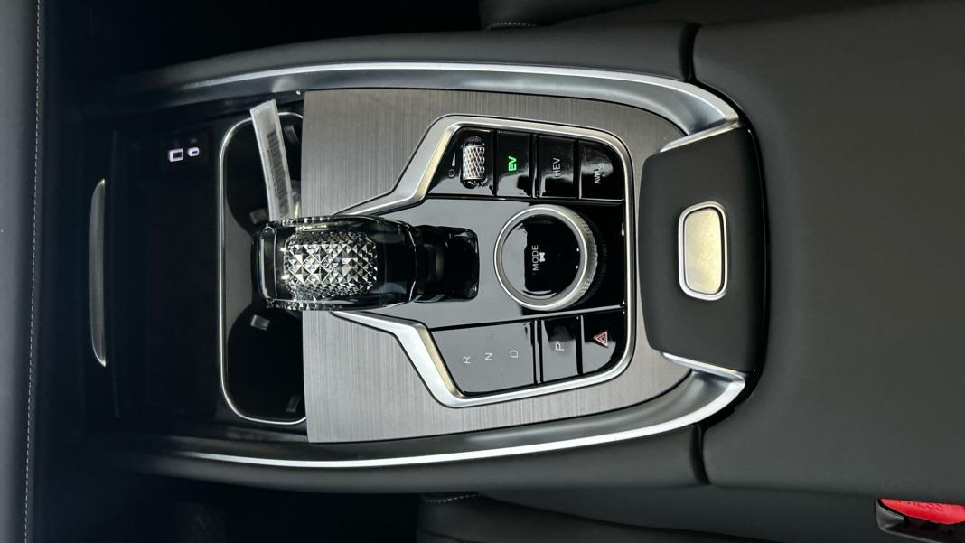 EBRO S700 1.5 TGDI PHEV Premium E-CVT