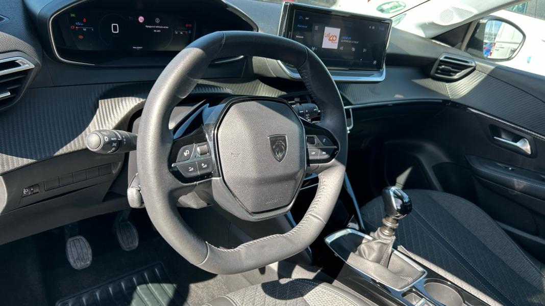 Peugeot 208 Allure Gasolina 100 SS 6 Vel. MAN