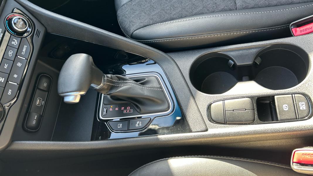 Kia Niro 1.6 GDi HEV 104kW (141CV) Drive