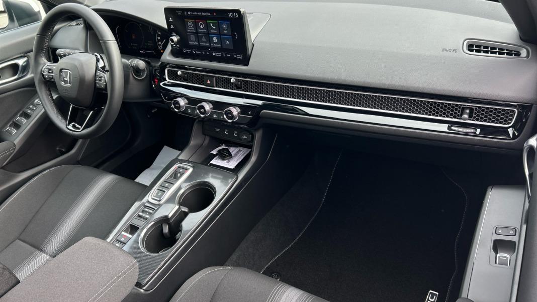 Honda Civic 2.0 i-MMD Elegance CVT