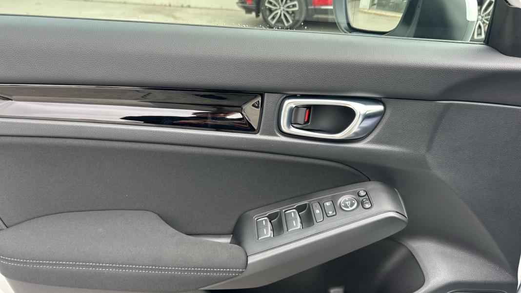 Honda Civic 2.0 i-MMD Elegance CVT