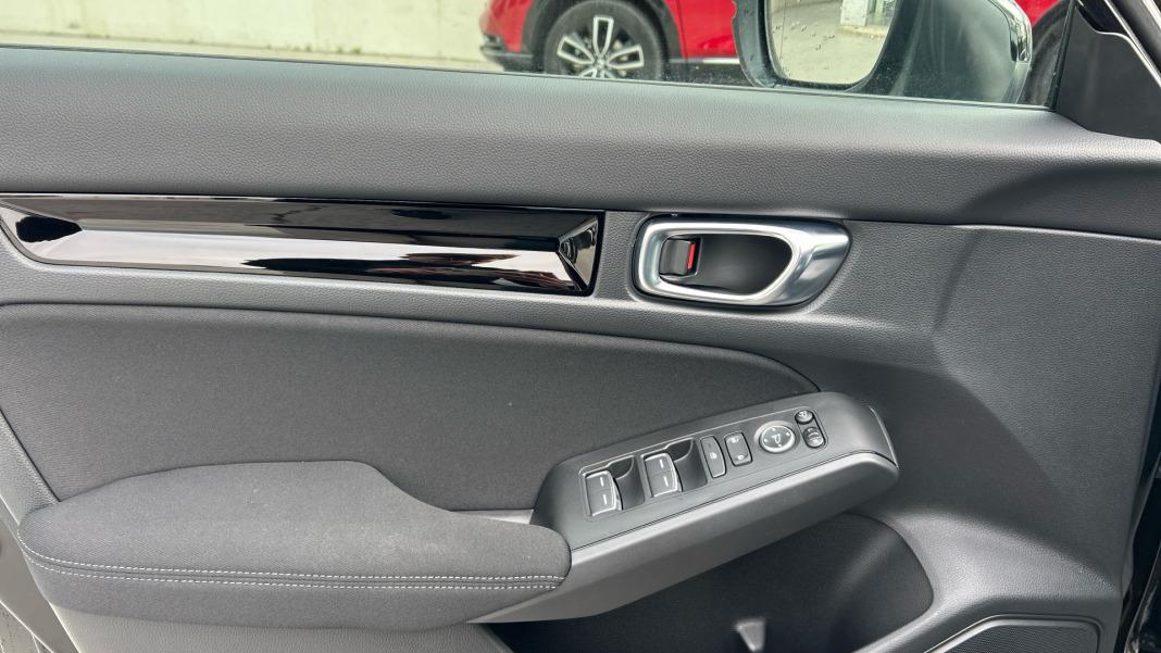 Honda Civic 2.0 i-MMD Elegance CVT