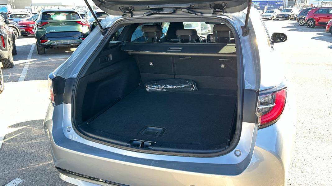 Toyota Corolla 1.8 125H ACTIVE TECH E-CVT TOU SPORT