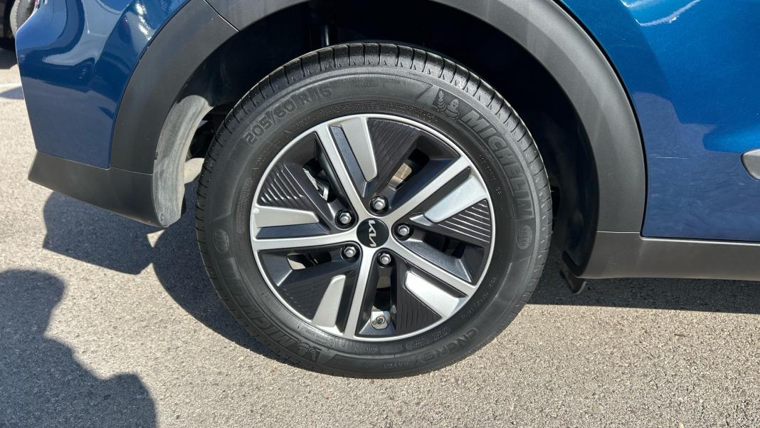 Kia Niro 1.6 GDi HEV 104kW (141CV) Drive