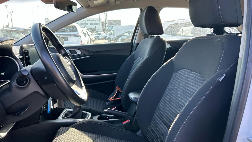 Kia Ceed 1.6 MHEV iMT 100kW (136CV) Drive