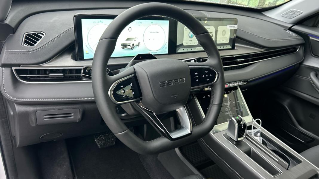 EBRO S400 1.5 DHE HEV Excellence CVT