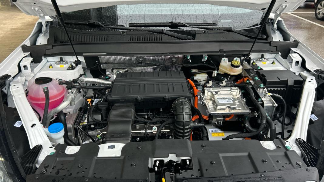 EBRO S400 1.5 DHE HEV Excellence CVT