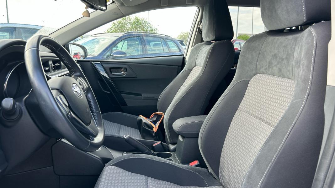 Toyota Auris 1.8 140H Hybrid Feel! Edition