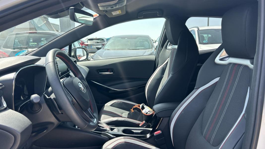 Toyota Corolla 2.0 180H GR-SPORT E-CVT