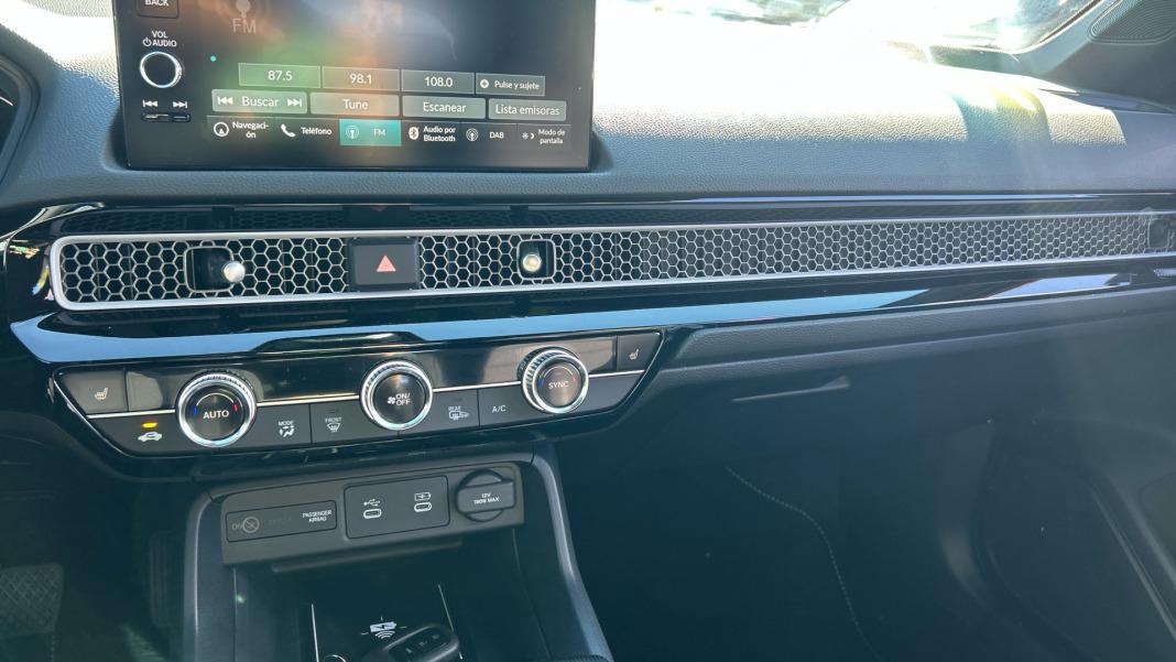 Honda Civic 2.0 i-MMD Elegance CVT